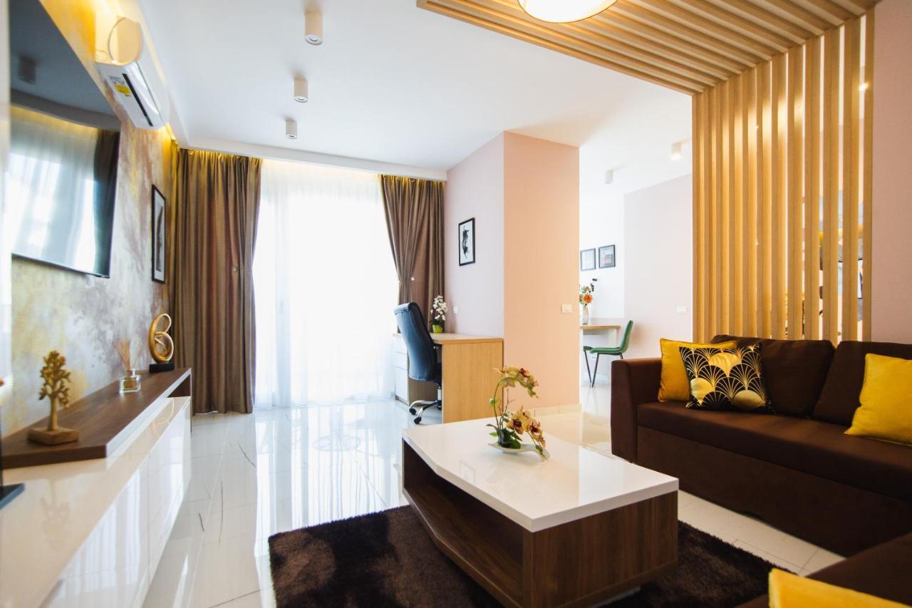 Romantic Getaway At West Residence Oradea Luaran gambar