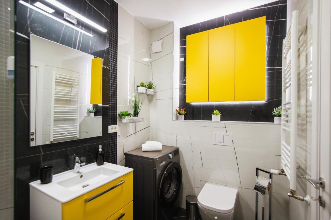 Romantic Getaway At West Residence Oradea Luaran gambar
