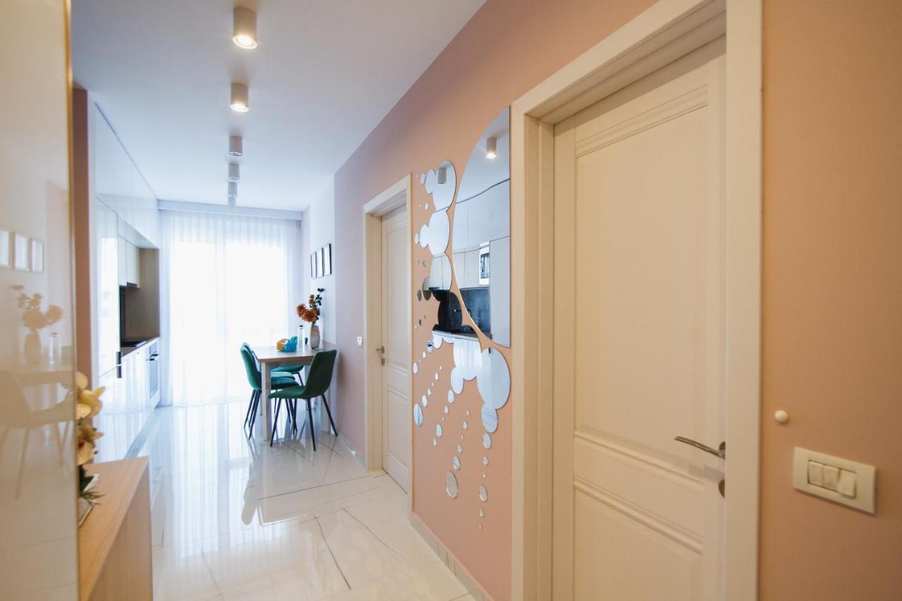Romantic Getaway At West Residence Oradea Luaran gambar